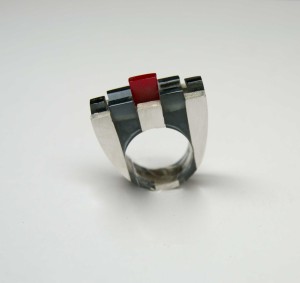 anello-allievi-plexi-nero-e-rosso             